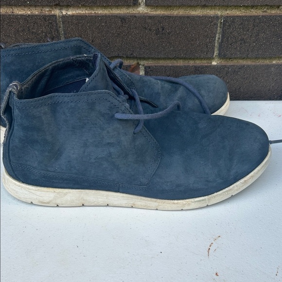 UGG Men's Navy Chukka Boots - Picture 1 of 3